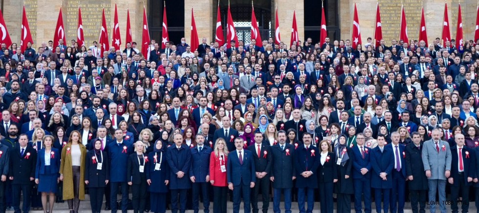 Bakan Tekin, 81 İlden Gelen Öğretmenlerle Anıtkabir'i Ziyaret Etti