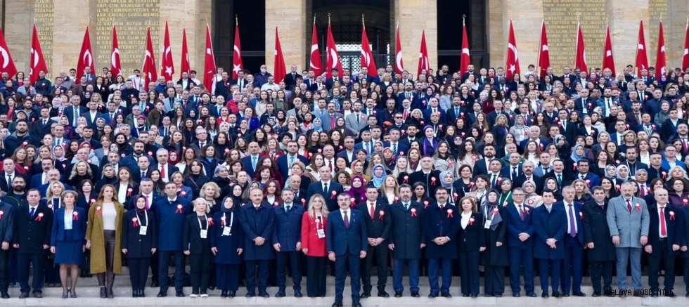 Bakan Tekin, 81 İlden Gelen Öğretmenlerle Anıtkabir'i Ziyaret Etti