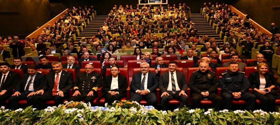 Yalova’da 24 Kasım Öğretmenler Günü Kutlama Programı Gerçekleştirildi