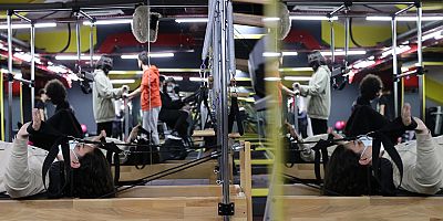 BAKAN ÖZER'DEN SAĞLIKLI YAŞAM MERKEZİ İSTEYEN ÖĞRENCİLER ŞİMDİ DE SPORDA YARIŞTALAR