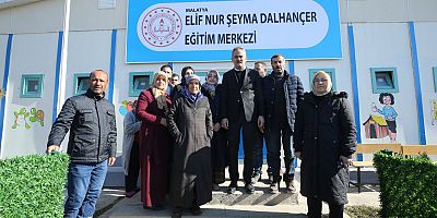 BAKAN ÖZER DEPREMDE HAYATINI KAYBEDEN ELİF NUR ŞEYMA DALHANÇER'İN ADININ VERİLDİĞİ OKULU AİLESİYLE BİRLİKTE ZİYARET ETTİ