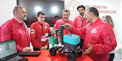 Bakan Tekin, KKTC'de Düzenlenen TEKNOFEST'te Öğrencilerle Bir Araya Geldi