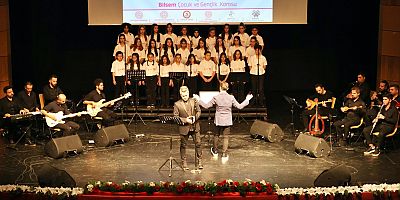 BİLSEM Öğrencilerinden Cumhuriyetin 100. Yılına 12 Dilde Konser