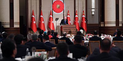 CUMHURBAŞKANI ERDOĞAN VE BAKAN ÖZER, ÖĞRETMEN VE EĞİTİM YÖNETİCİLERİYLE İFTARDA BİR ARAYA GELDİ