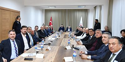 Hisarcıklıoğlu, Bakan Kurum ve Bakan Nebati, inşaat malzemeleri üreticileri ile görüştü