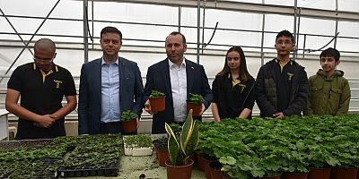 Öğrencilerin Yetiştirdiği Çiçekler Yalova’nın Park ve Bahçelerini Süsleyecek