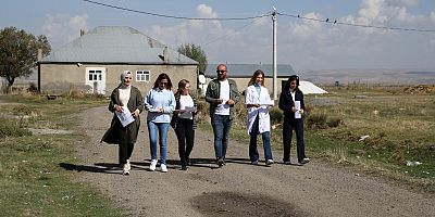 Öğretmenler, Devamsızlık Yapan Kız Öğrenciler İçin Sahada