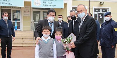 VALİ MUAMMER EROL ARMUTLU İLÇESİNİ ZİYARET EDEREK EĞİTİM ÇALIŞMALARI HAKKINDA BRİFİNG ALDI