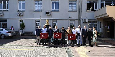 YALOVA KAFKAS KÜLTÜR DERNEĞİ HEYETİ, VALİ MUAMMER EROL’U ZİYARET ETTİ