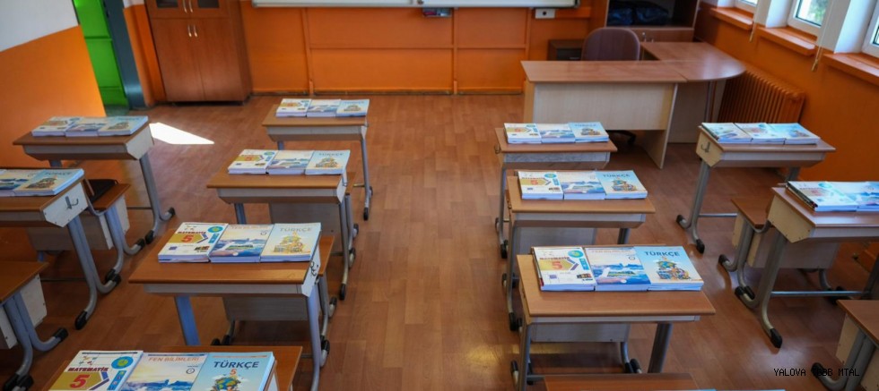 Ücretsiz Ders Kitapları Sıralardaki Yerini Almaya Başladı