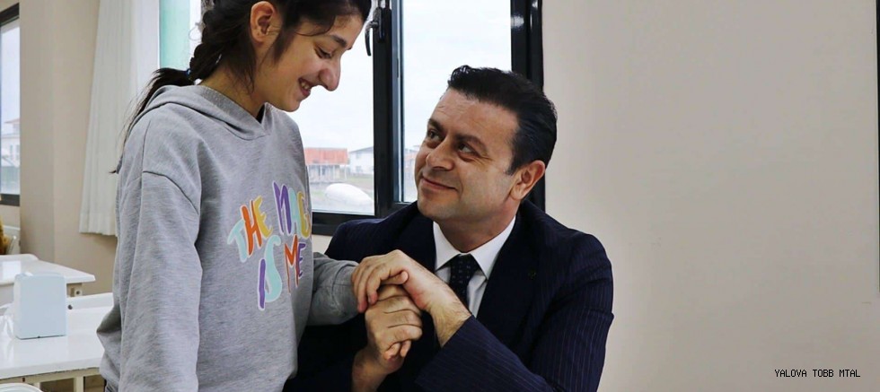Yalova İl Milli Eğitim Müdürü Halil İbrahim Akmeşe, 3 Aralık Etkinlikleri Kapsamında Özel Eğitim Öğrencileriyle Bir Araya Geldi