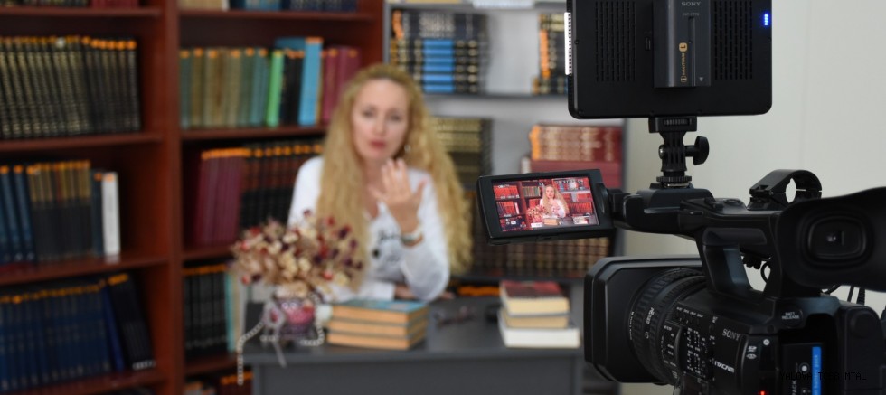 “Z KUŞAĞI SORUYOR, Y KUŞAĞI KÖPRÜ OLUYOR’’ PROGRAMININ BU HAFTAKİ KONUĞU TUNÇİNAN OLDU